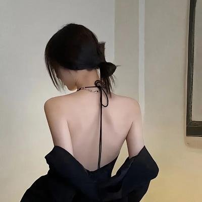 白色,红色与...